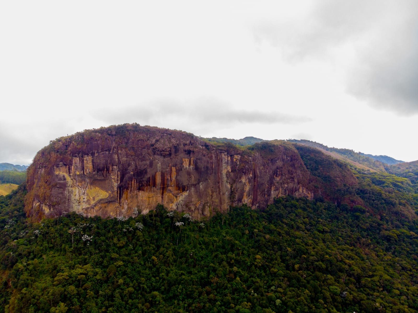 Turismo Em Minas Gerais Pedra Dourada